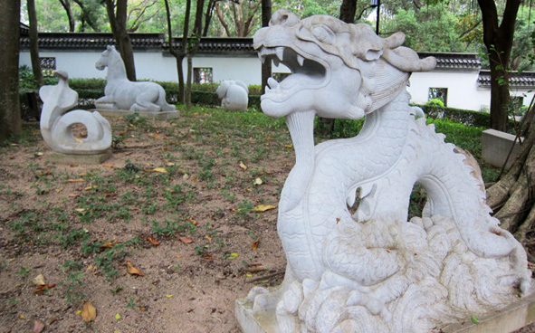 童樂園(十二生肖石雕)